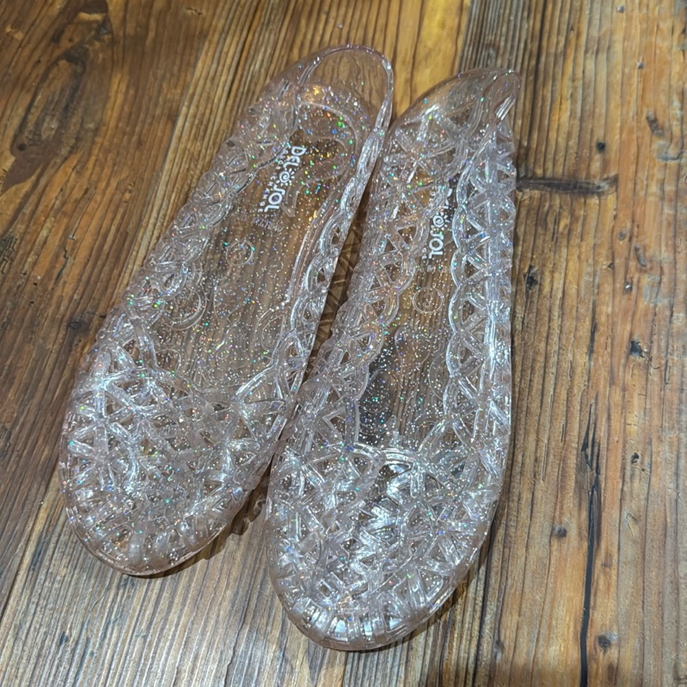 Girls EUC size 3 Del Sol jelly flats- changes colors in the sun!!!